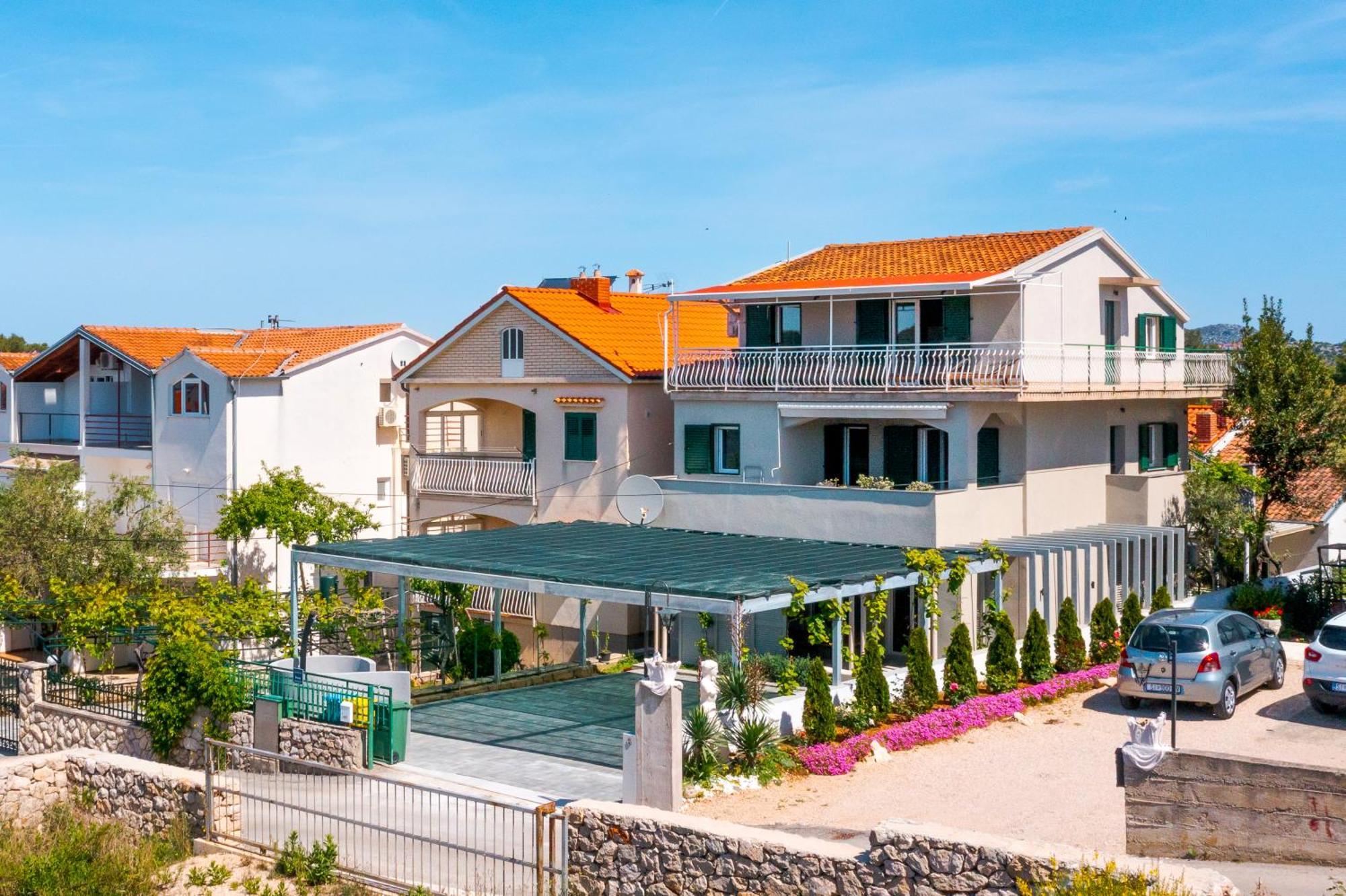 Ojra New Apartment With Seaview Σίμπενικ Εξωτερικό φωτογραφία